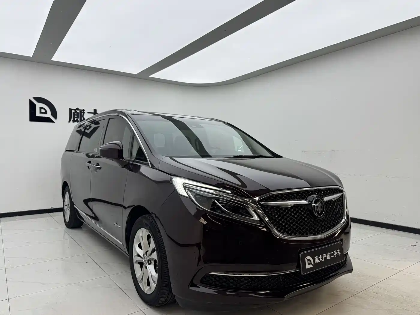 Buick GL8 2017 28T Avenir China V фото 2