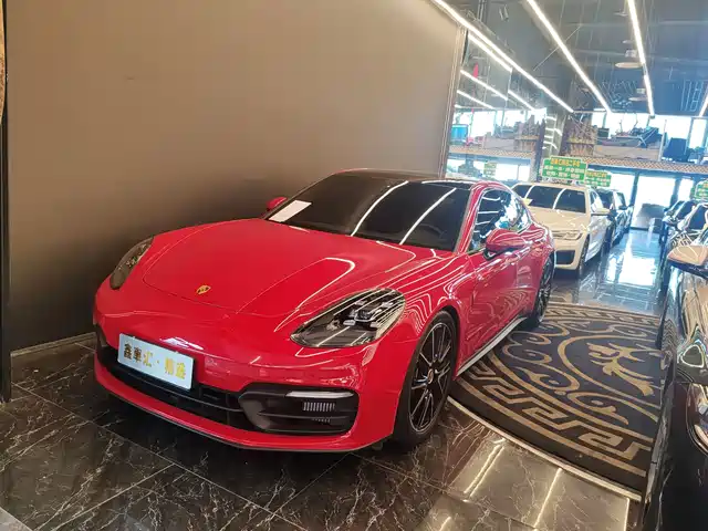 Porsche Panamera 2023