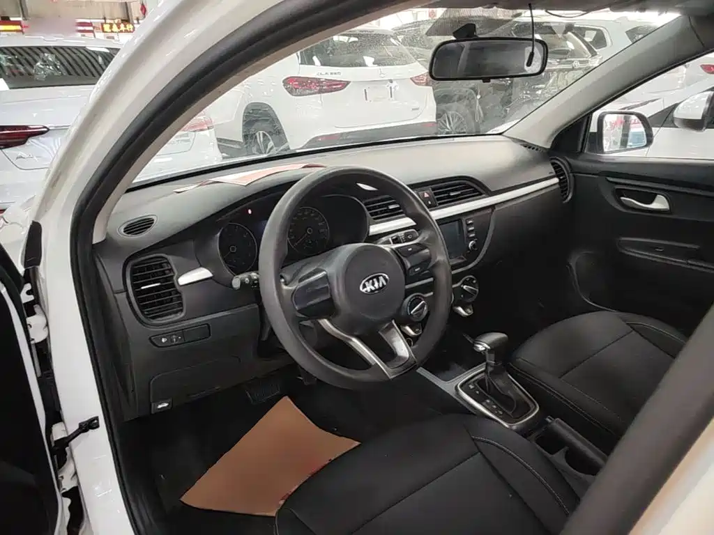 Kia K2 2017 2017 Sedan 1.4L AT GLS