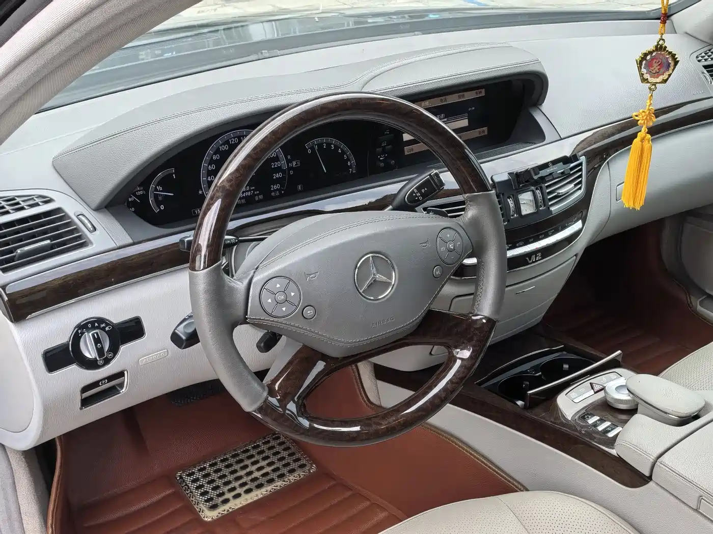 Mercedes-Benz S-Class 2012 S 300 L Luxury Grand Edition фото 11