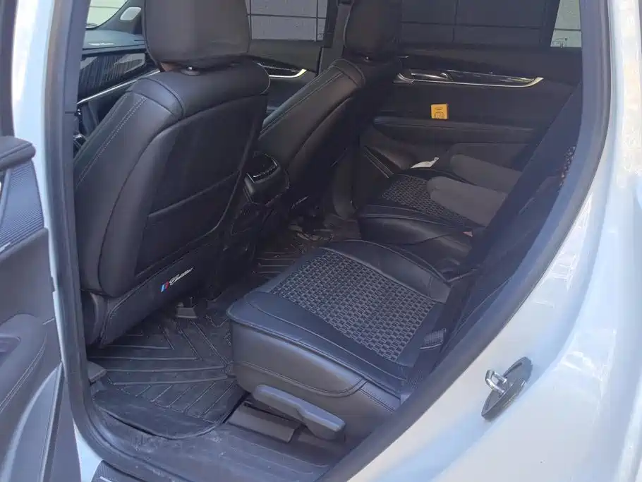 Cadillac XT6 2024 2022 2.0T 6-Seater 4WD Luxury Edition