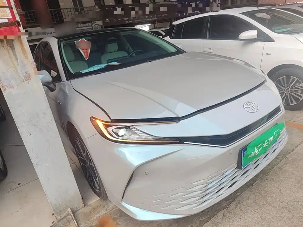 Photo 4 - Toyota Camry
