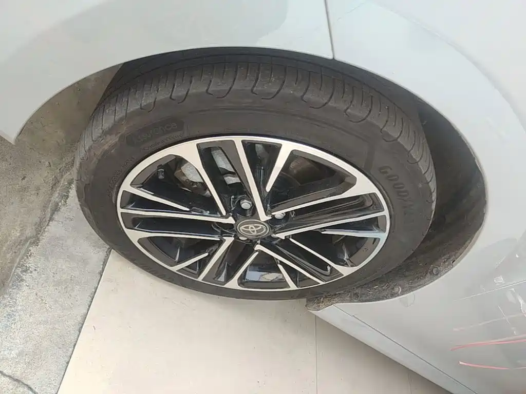 Photo 23 - Toyota Camry
