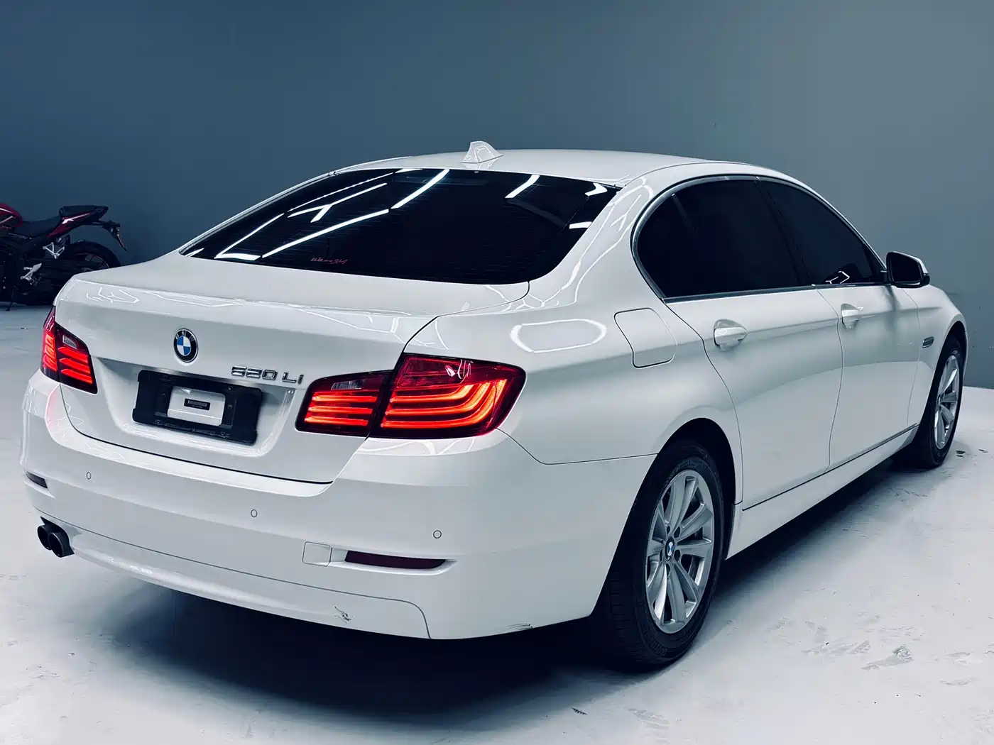 BMW 5 Series 2014 520Li Elegance фото 5
