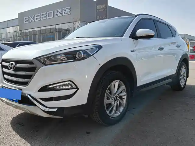 HYUNDAI TUCSON