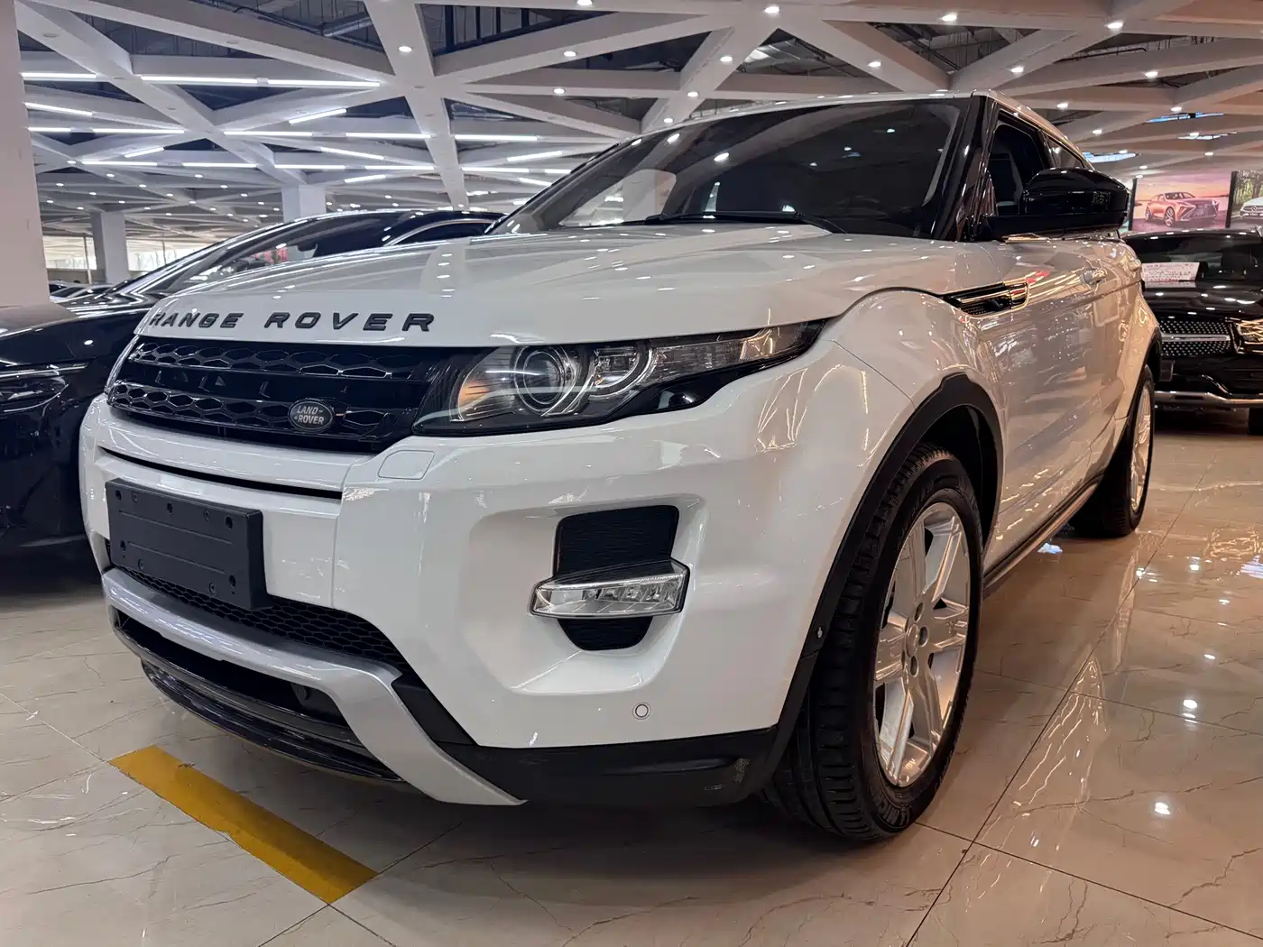 Photo 1 - Land Rover Range Rover Evoque