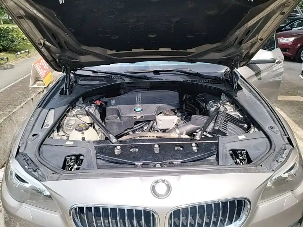 Photo 20 - BMW 5 Series