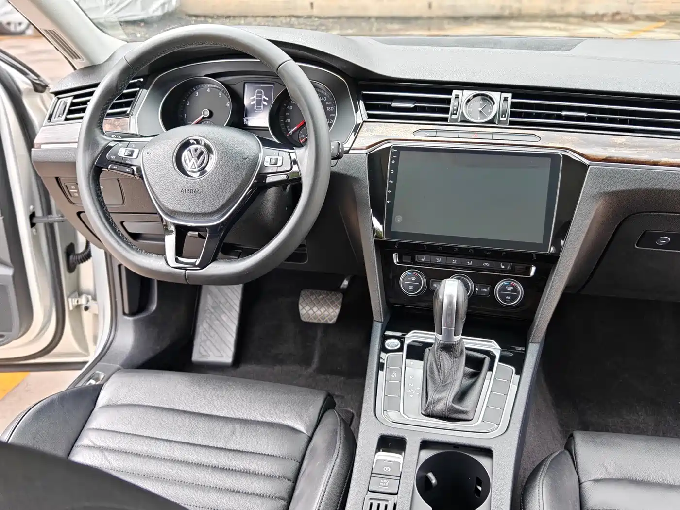 Volkswagen Magotan 2018 Facelift 330TSI DSG Luxury фото 23