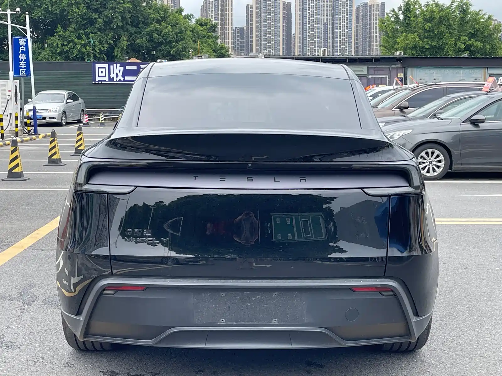 Фото 13 - Tesla Model Y