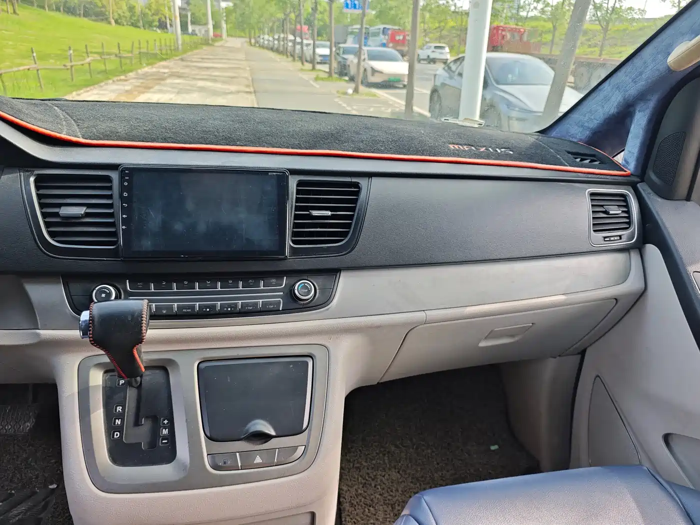 SAIC Maxus Maxus G10 2014 Model Year 2.0T Auto Executive фото 13