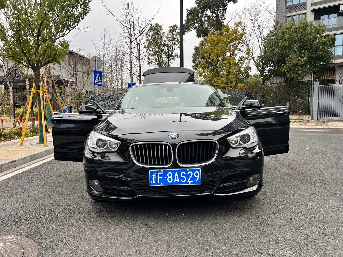 BMW 5 Series GT 2011 535i xDrive Luxury Model фото 27