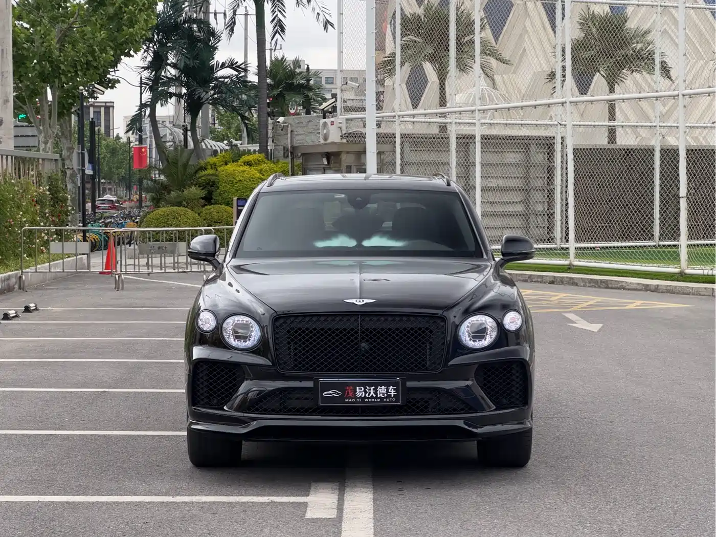 Photo 2 - Bentley Bentayga