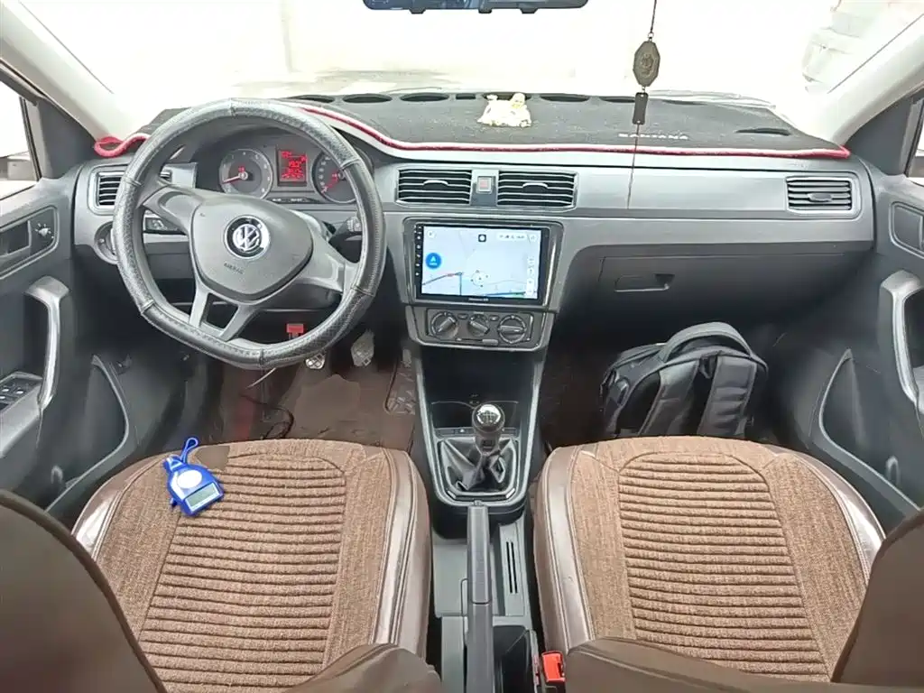 VOLKSWAGEN SANTANA