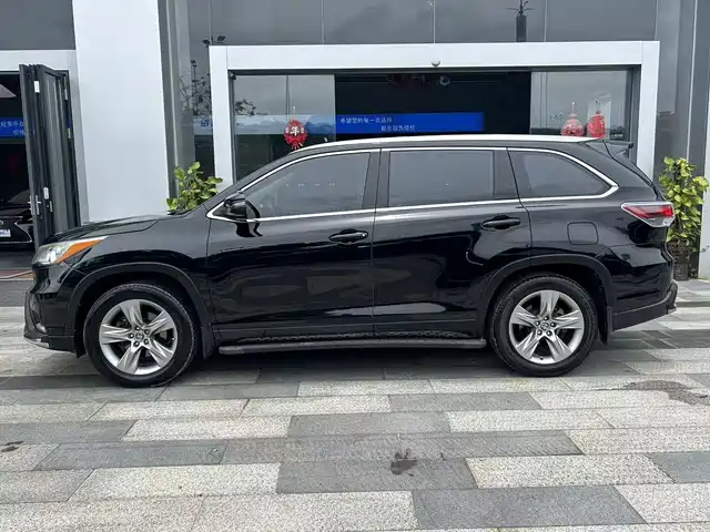 Toyota Highlander 2017 2.0T 4WD Premium 7-Seater — фото 3