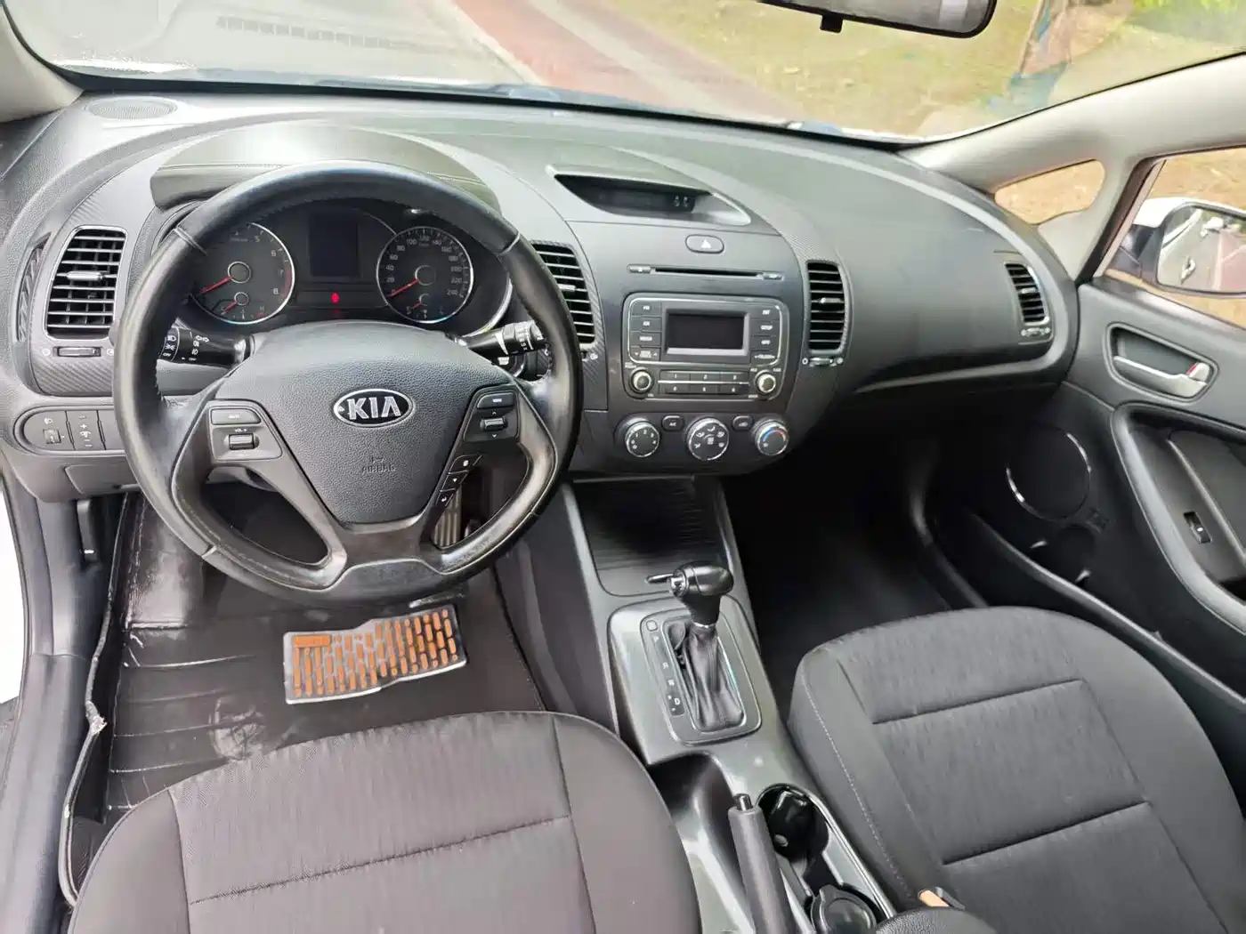 Kia K3 2013 1.6L Automatic GLS фото 10