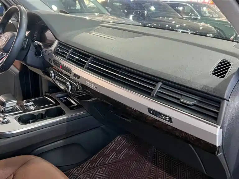 Audi Q7 2019 55 TFSI Technology фото 10