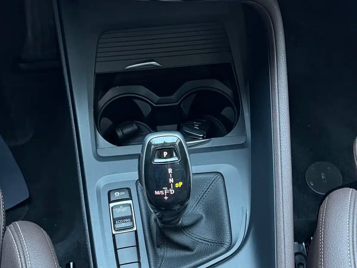 BMW X1 2022 sDrive20Li Fashion фото 8