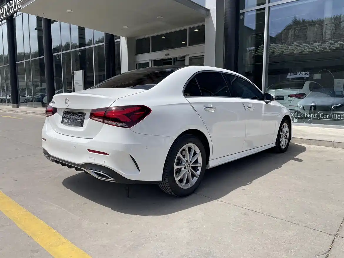Mercedes-Benz A-Class 2023 A 200 L Fashion фото 6