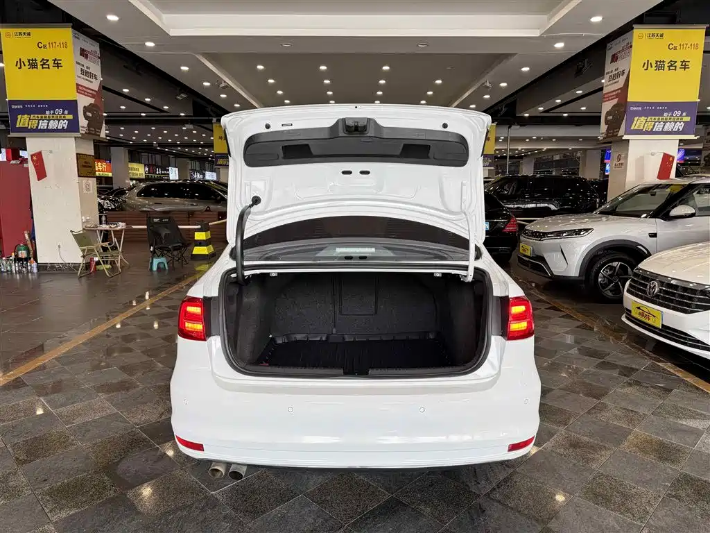 Volkswagen Sagitar 2015 230TSI Automatic Comfort фото 28