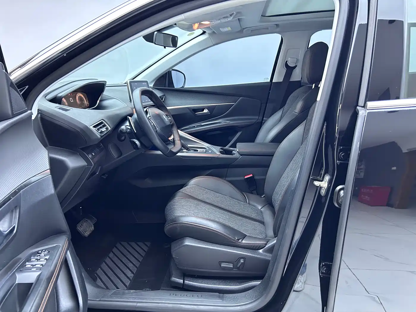 Peugeot 5008 2017 350THP 7-seat Elite Edition фото 8