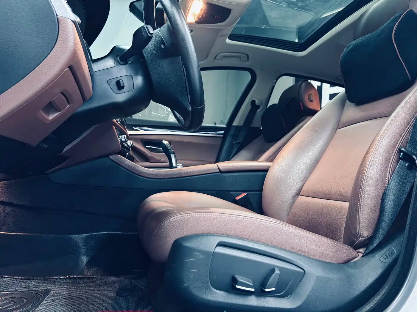 BMW 5 Series 2014 520Li Elegance фото 8
