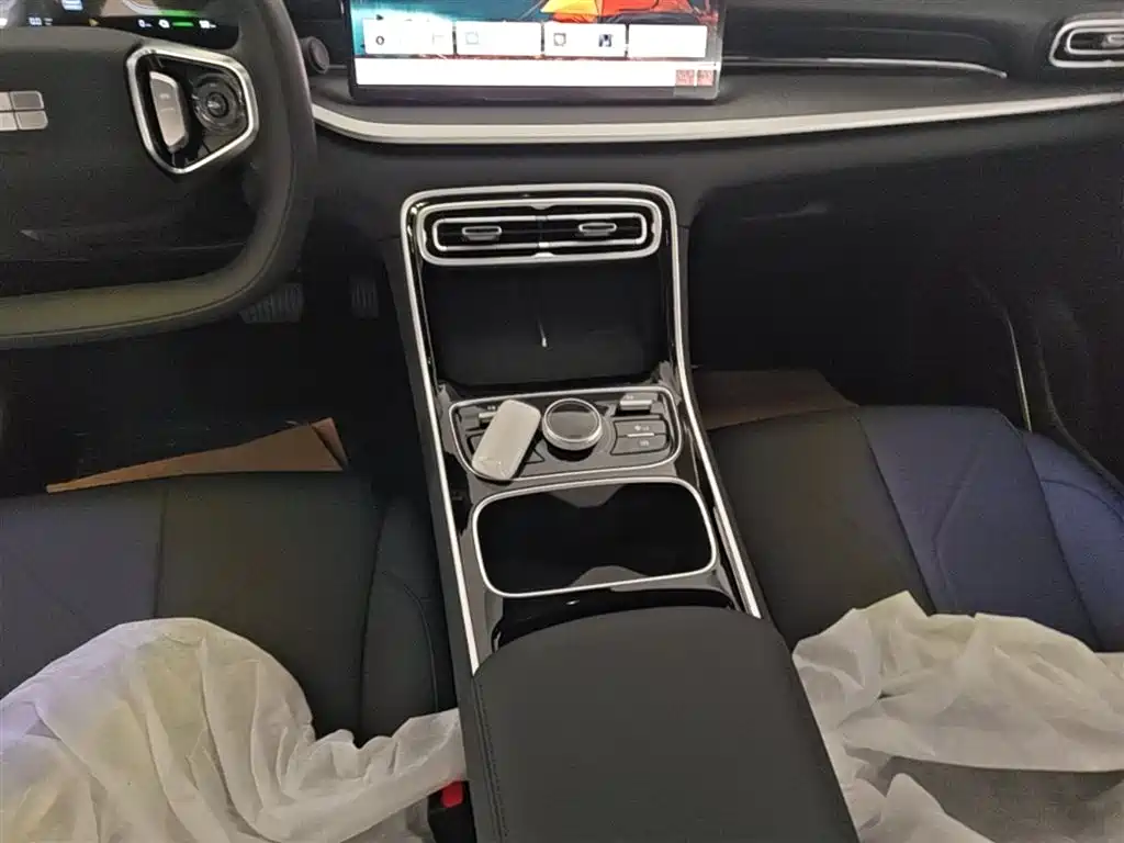 Geely Galaxy Galaxy Stellar 6 2025 60km Voyager Edition фото 14