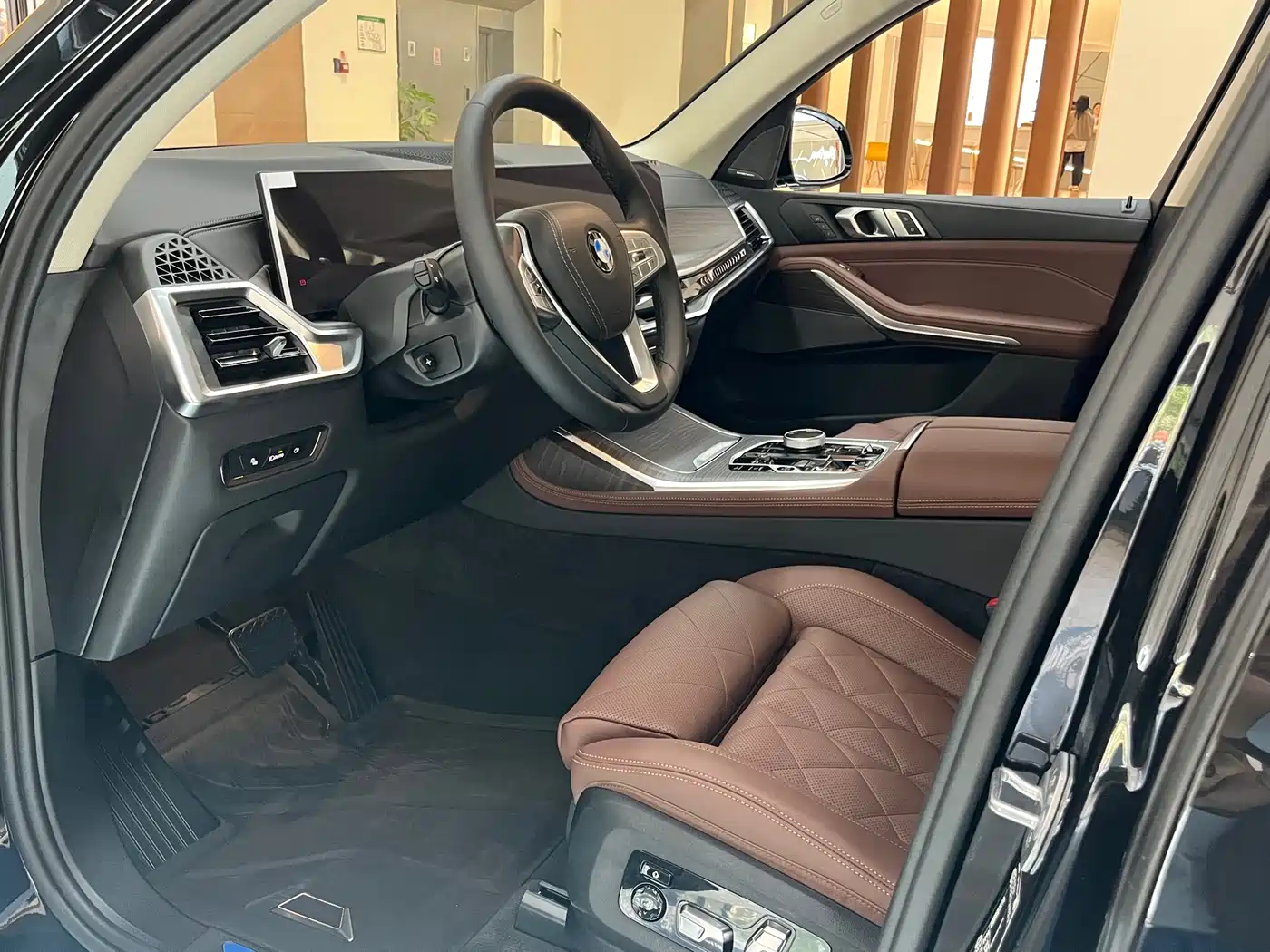 BMW X7 2025 xDrive40i Leading Luxury Package фото 3