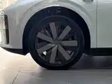 Фото 9 - Li Auto i6