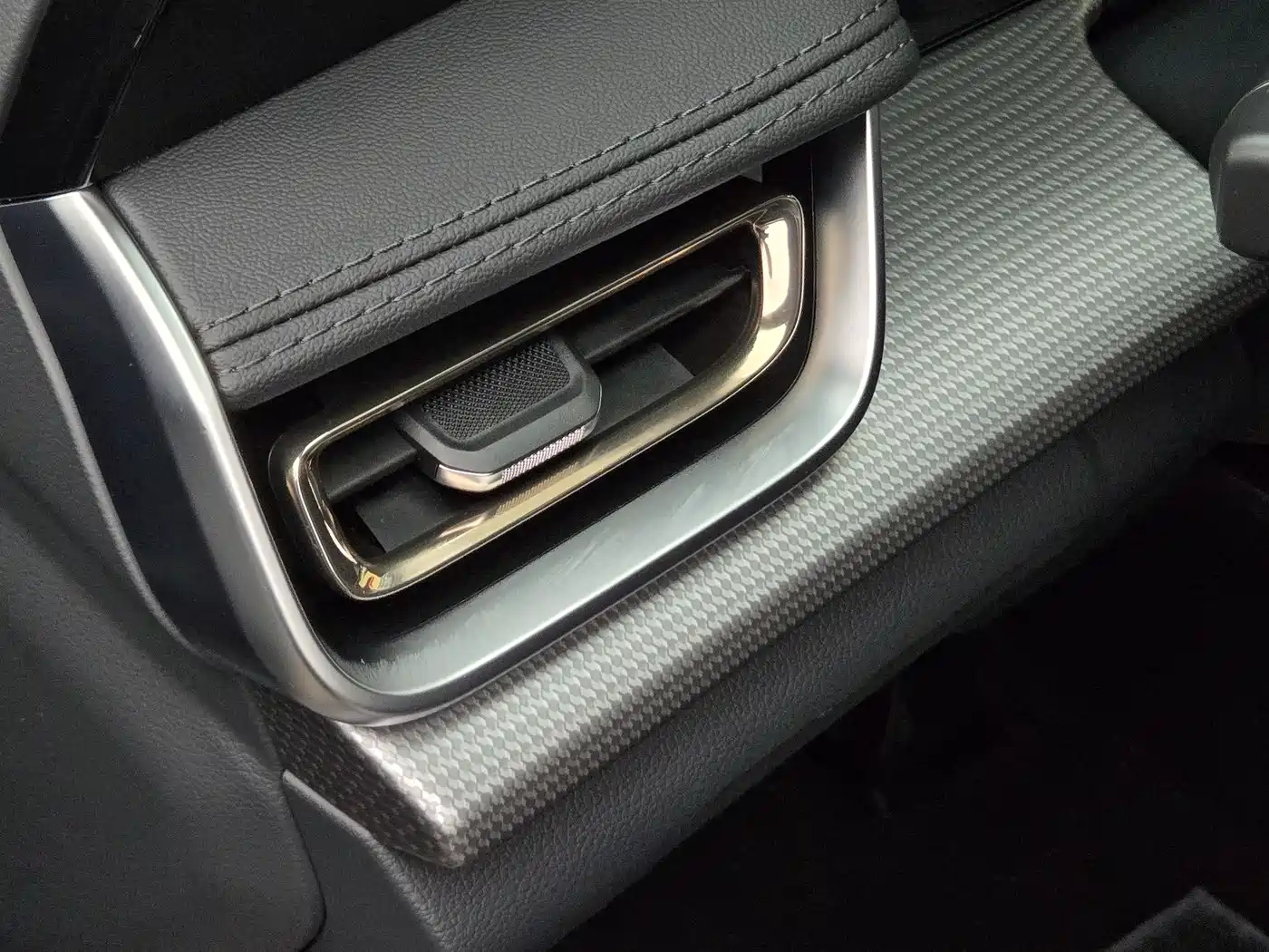 Hongqi H5 2023 1.5T DCT Smart Connect Flag Rhythm фото 27