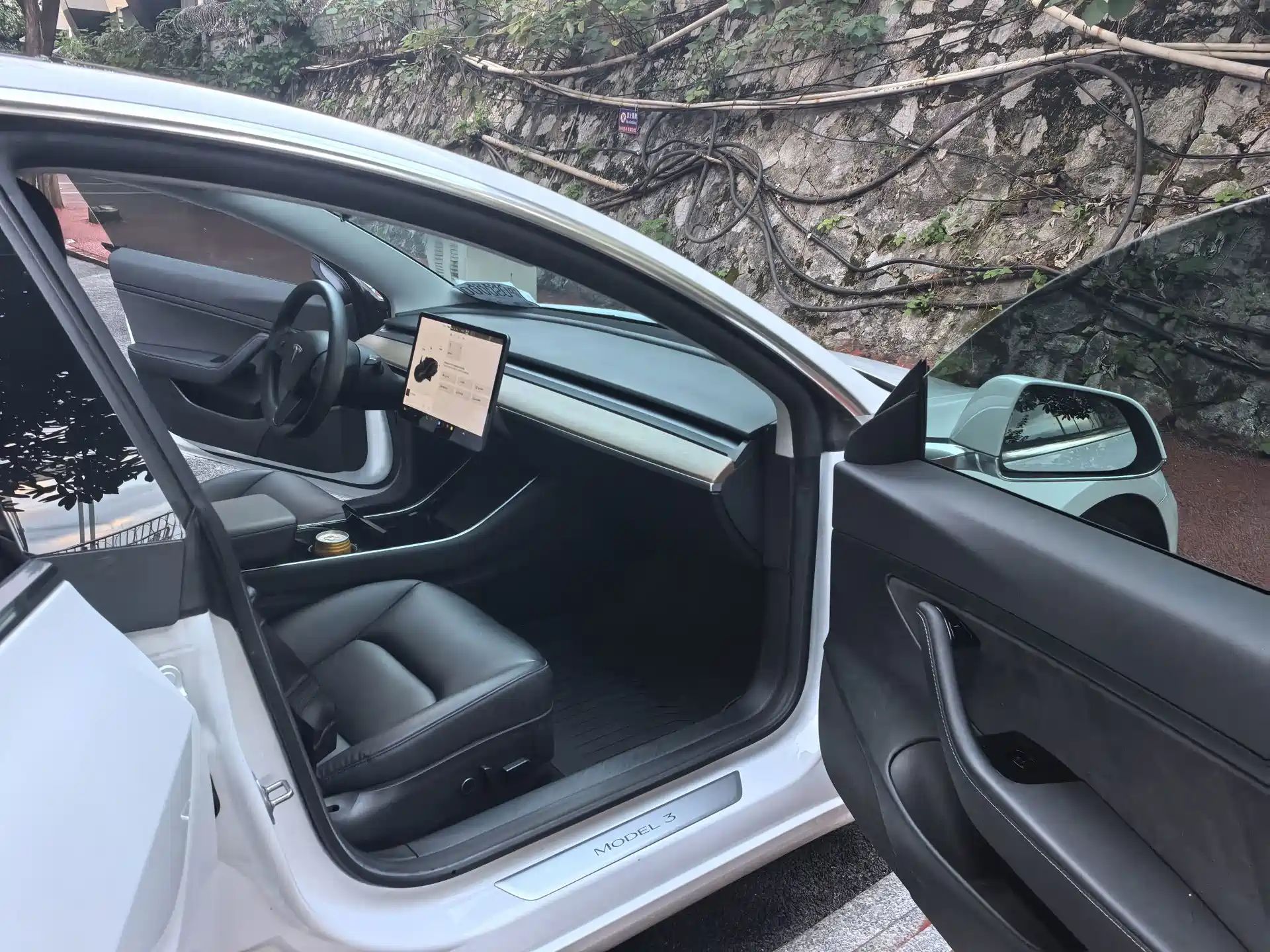 Фото 9 - Tesla Model 3