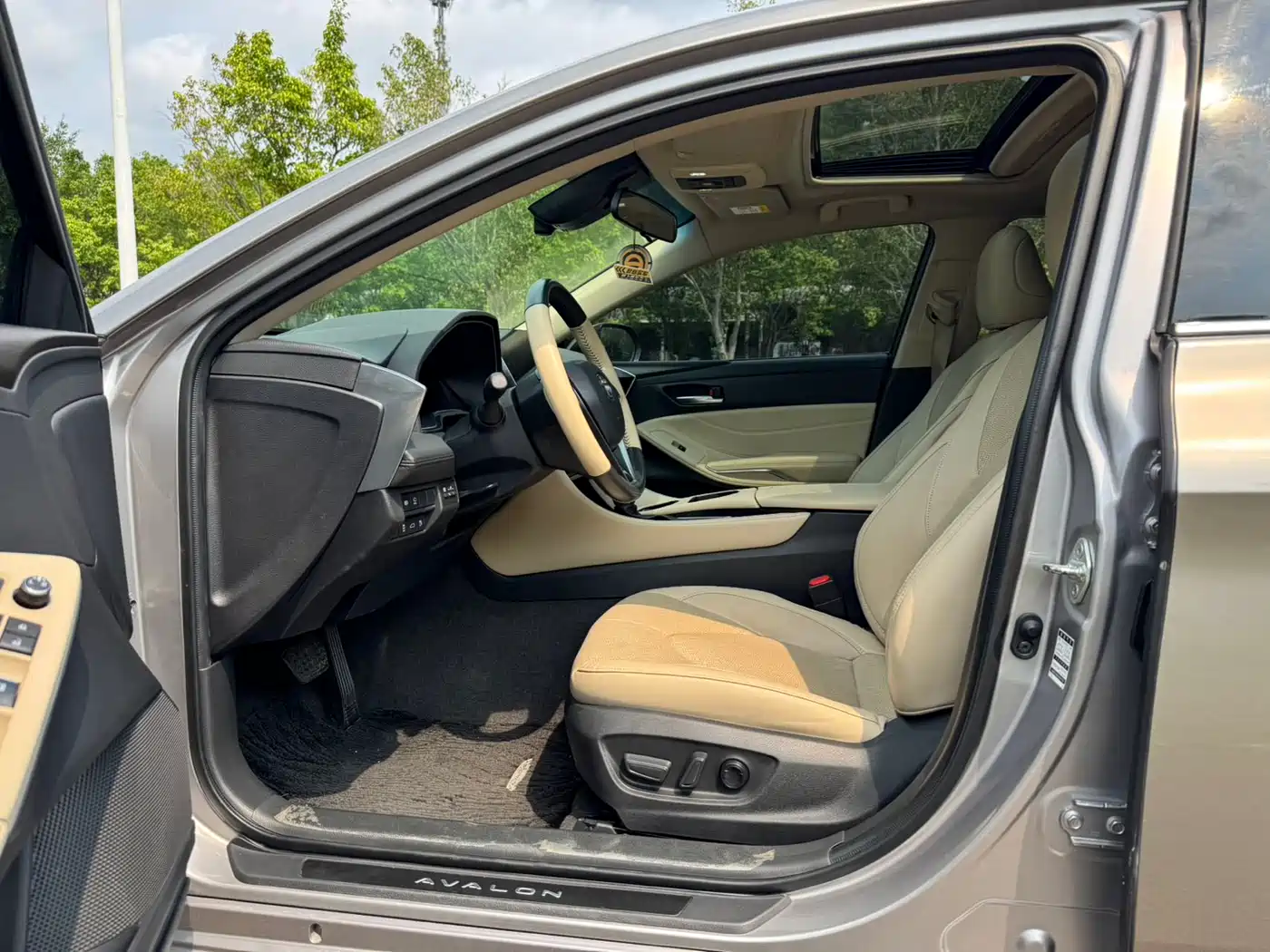 Toyota Avalon 2022 2.0L XLE Premium фото 4