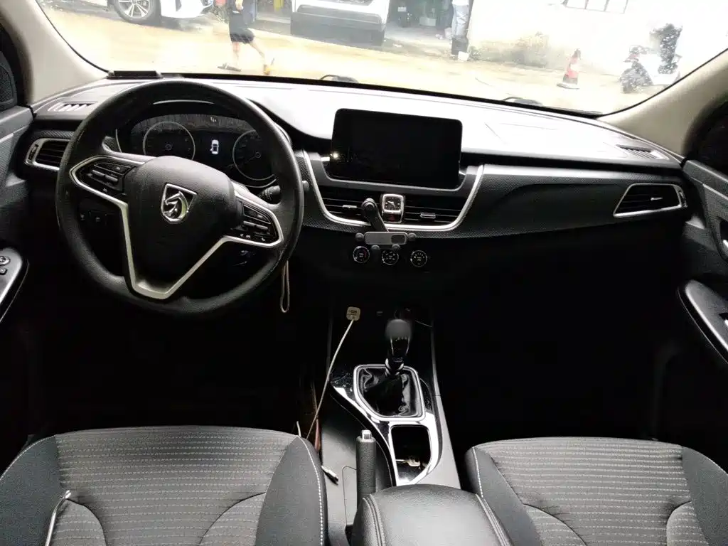 Baojun 730 2020 2019 1.5L Manual Fashion Edition 7-Seater China VI