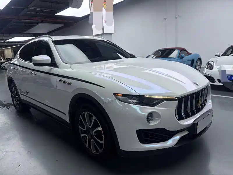 Maserati Levante 2018 3.0T Classic Edition фото 3
