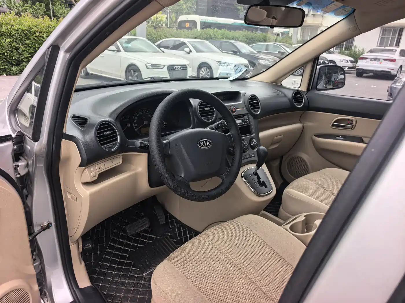 Kia Carens 2011 2.0L 7-Seater Automatic Luxury фото 13