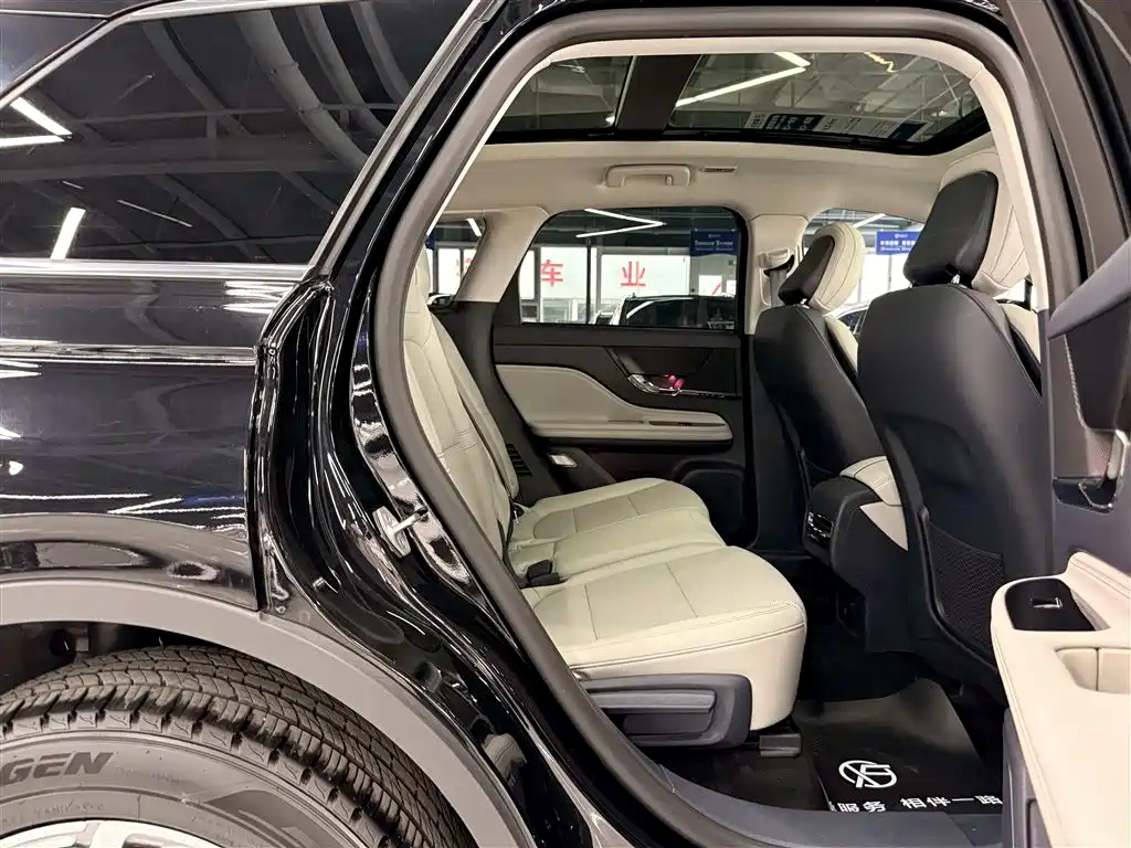 LINCOLN ADVENTURER