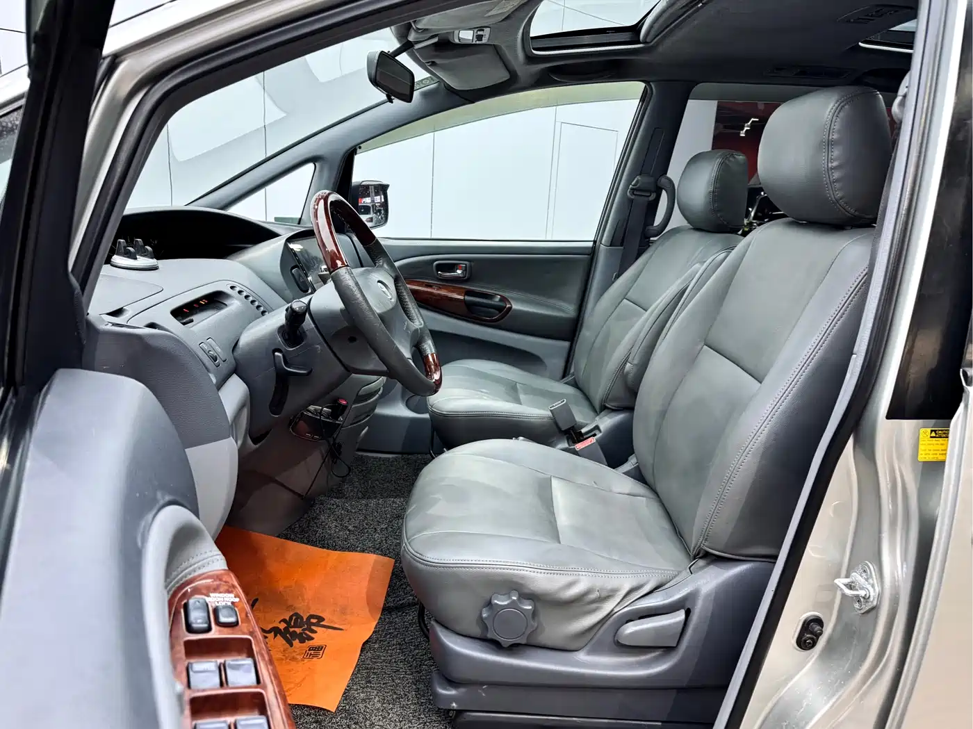 Toyota Previa фото 9