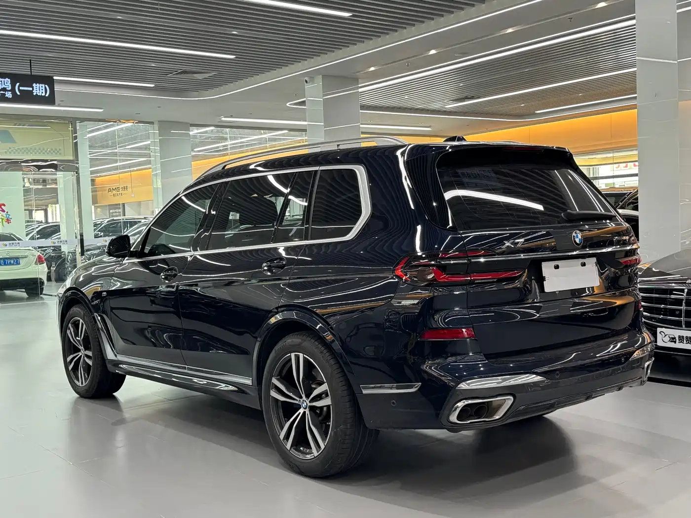 BMW X7 2023 xDrive40i Exclusive M Sport Package фото 4