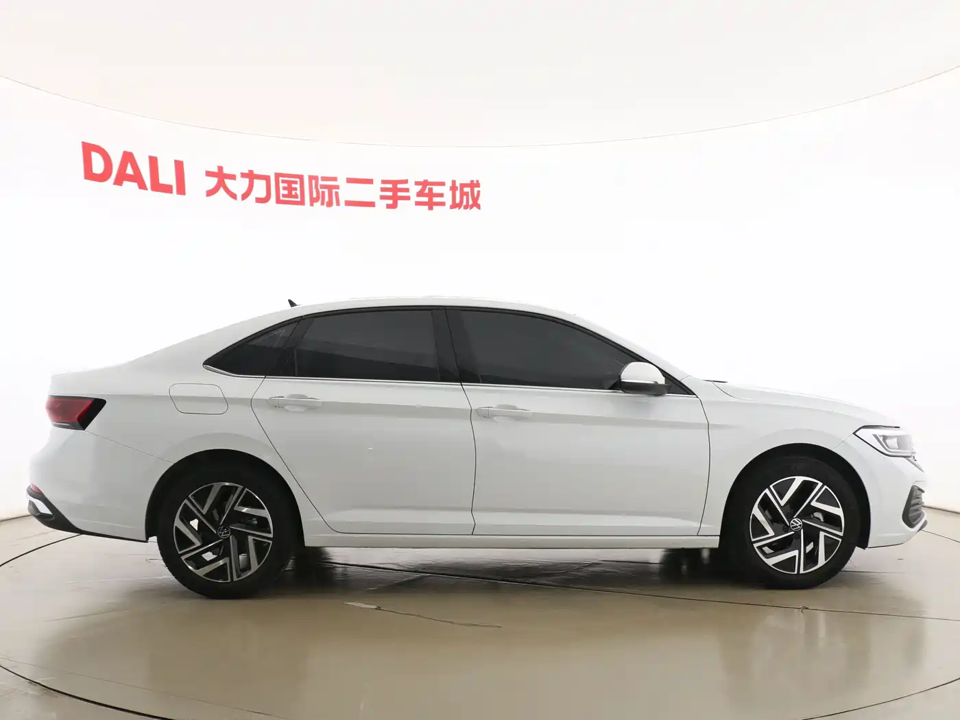 Volkswagen Sagitar 2026 2026 Model 30 Million Special Selection 300TSI DSG Surpass Edition