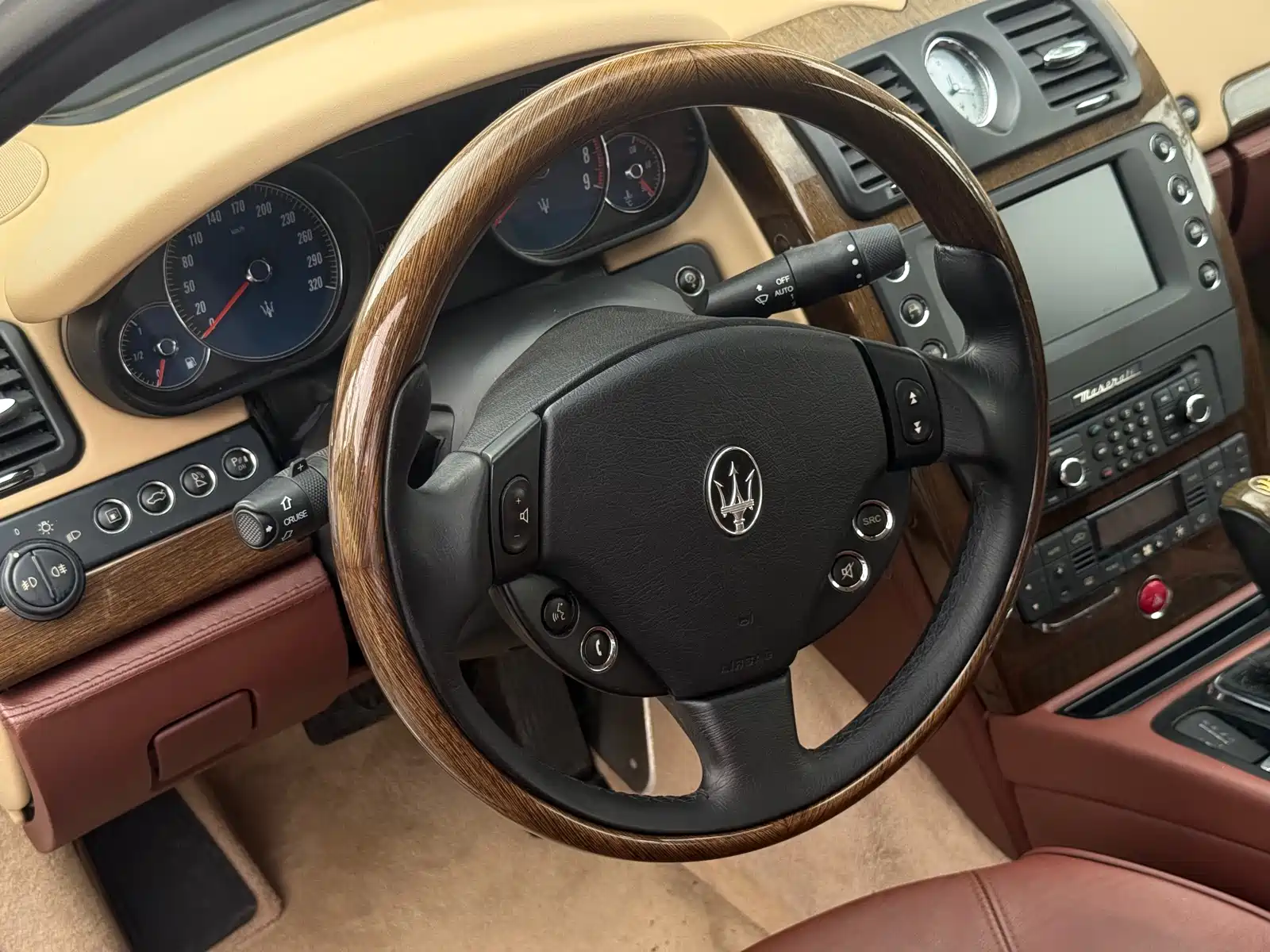Photo 7 - Maserati Quattroporte