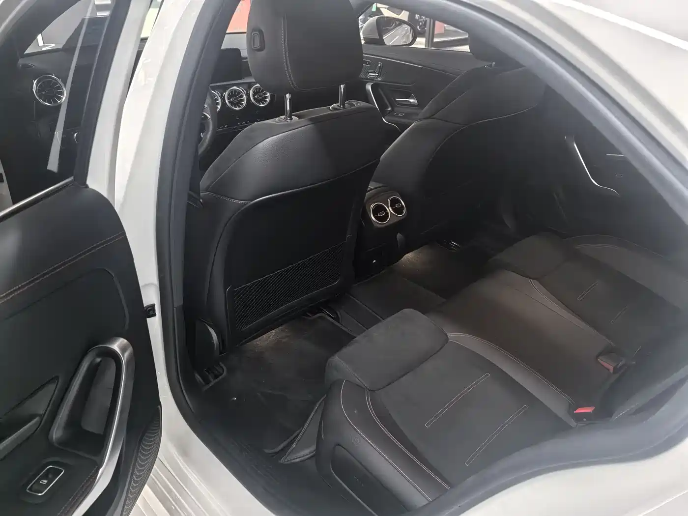 Mercedes-Benz A-Class 2024 Facelift A 200 L Fashion фото 7