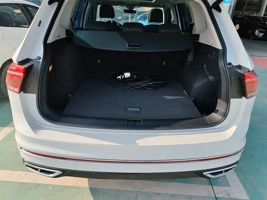 Volkswagen Tiguan L PHEV 2023 430PHEV Plug-in Hybrid Premium фото 18