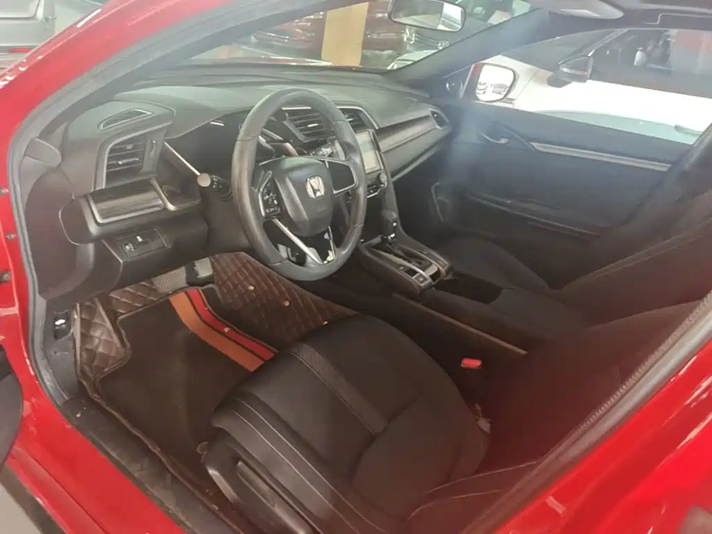 Фото 16 - Honda Civic