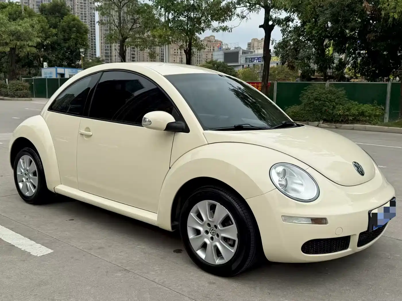 Volkswagen Beetle 2010 Model 1.6 AT фото 3