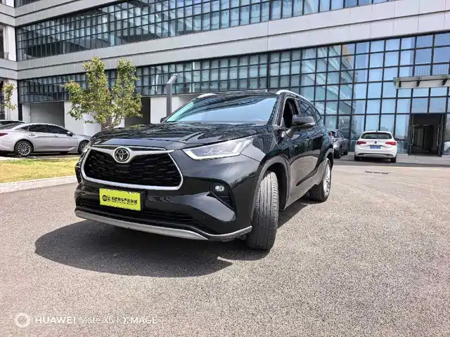 Toyota Highlander 2024 2.5L Smart Hybrid 4WD Premium 7-seater