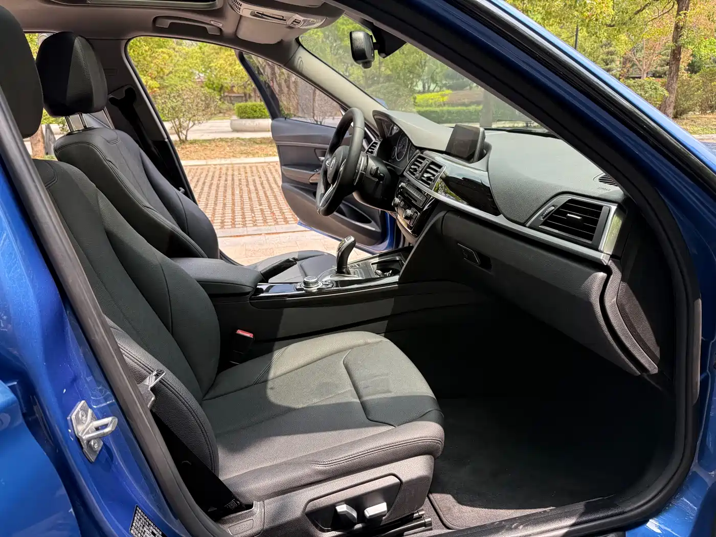 BMW 3 Series 2017 320Li M Sport фото 11