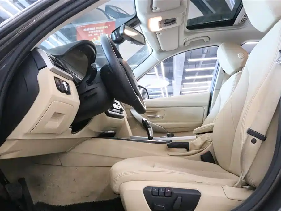 BMW 3 Series 2014 320i Progressive фото 12