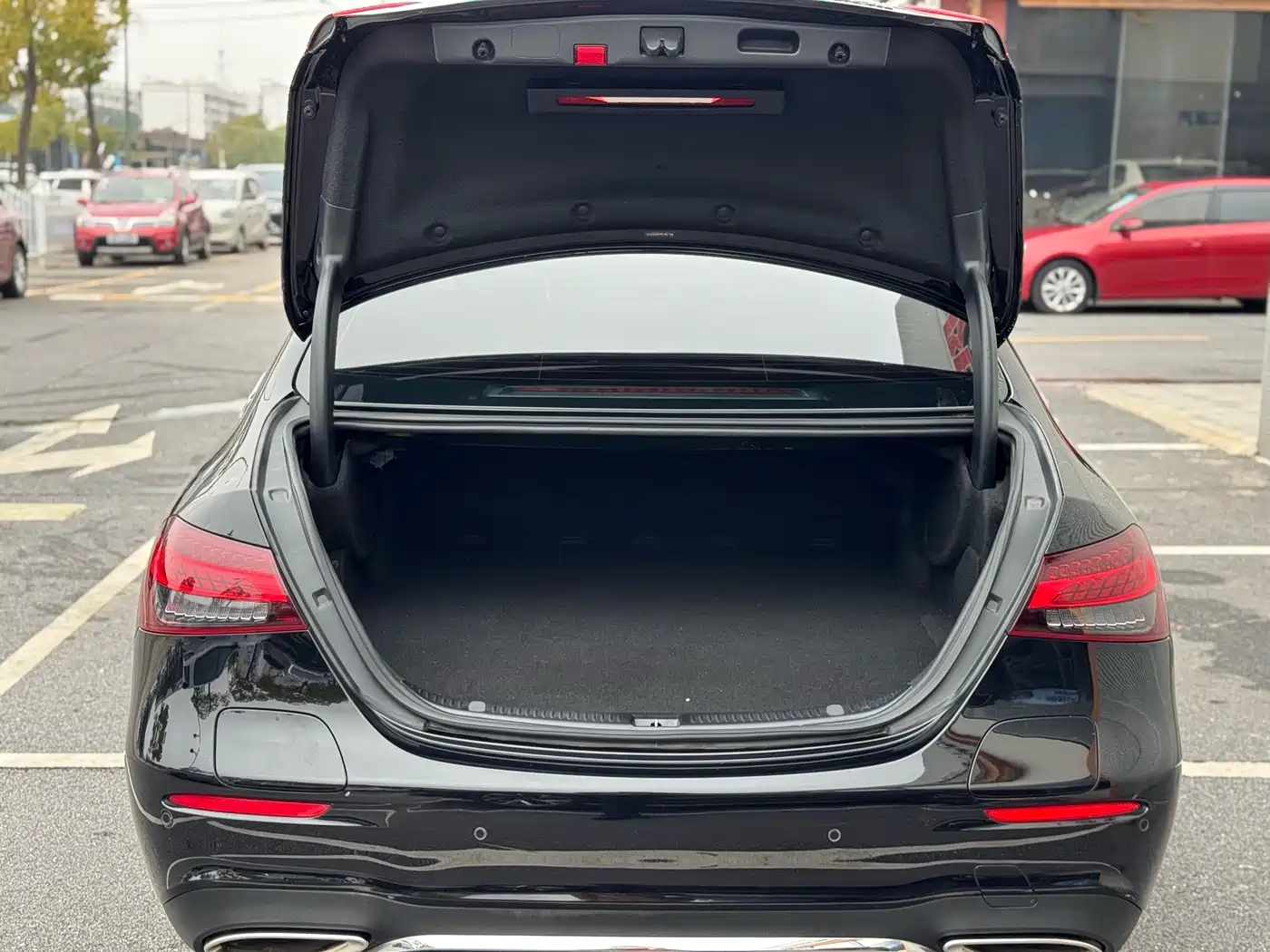 Mercedes-Benz E-Class New Energy 2023 E 350 e L Plug-in Hybrid Sport Sedan фото 30