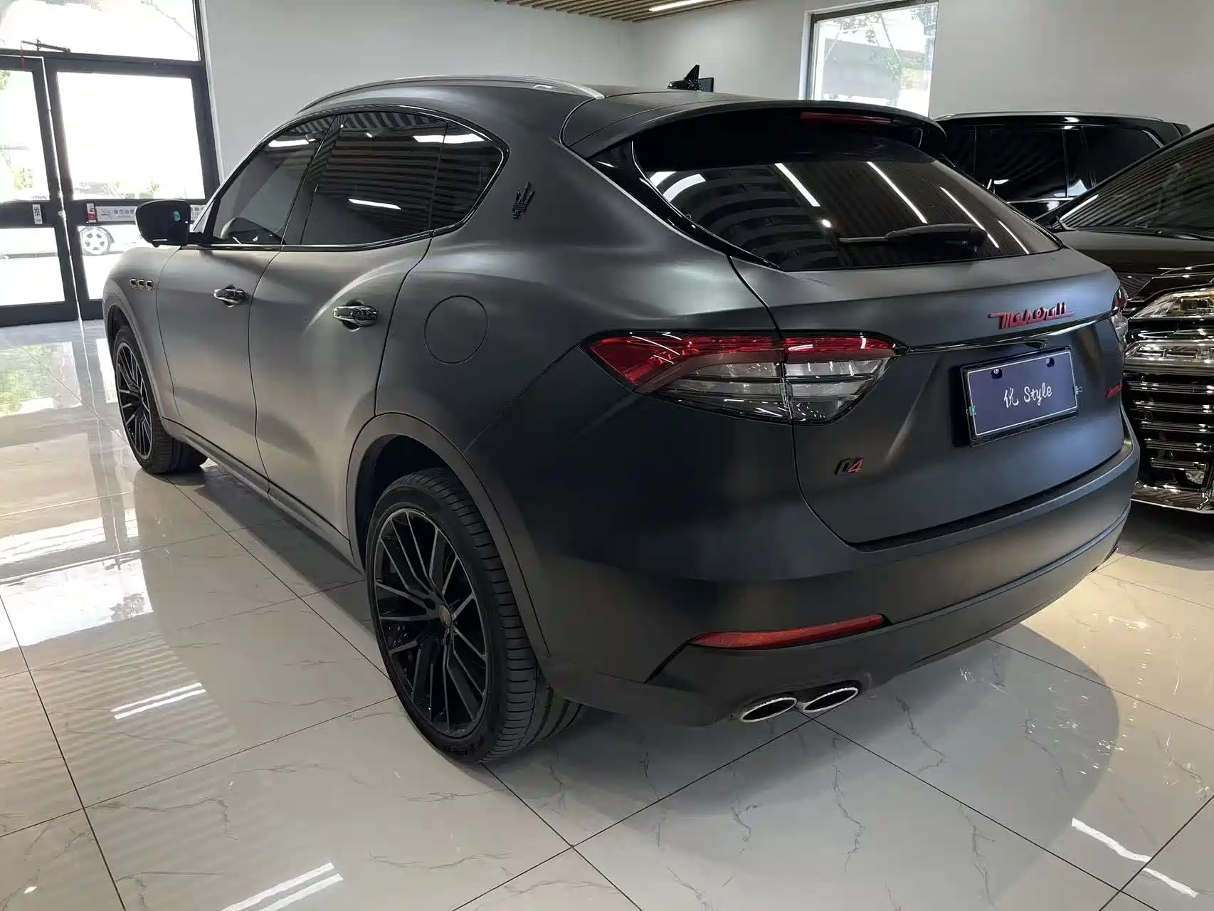 Photo 4 - Maserati Levante