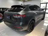 Photo 3 - Maserati Levante