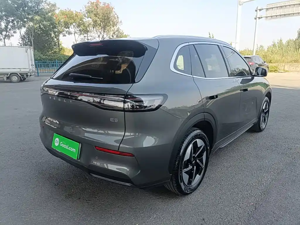 Фото 7 - Geely Galaxy Galaxy E5